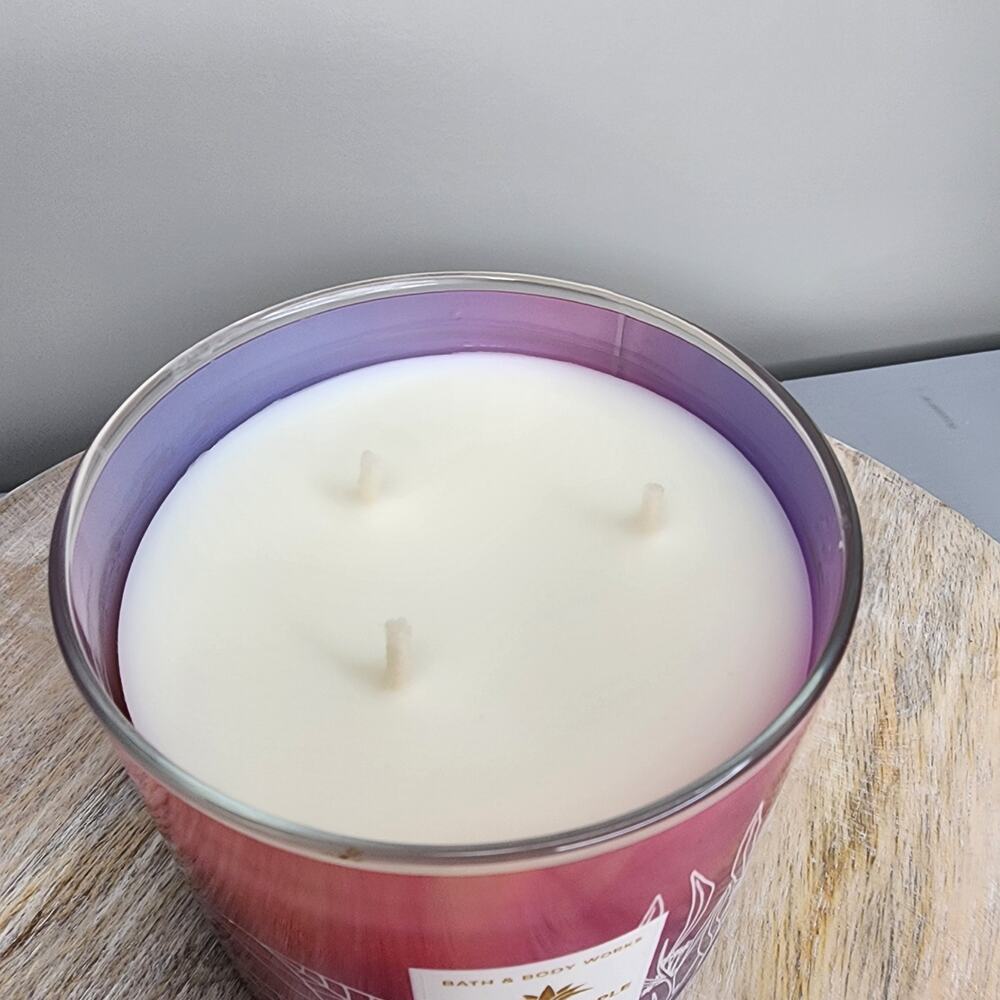 Bath and Body Works Pink Pineapple Sunrise Candle 3 wick 14.5 ounces New - Picture 2 of 3